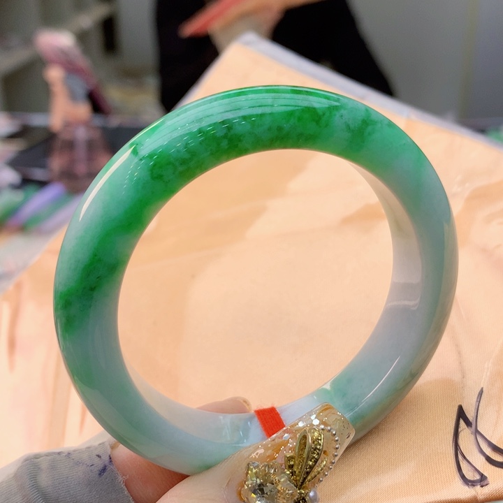 未镶嵌手镯翡翠翡翠手镯