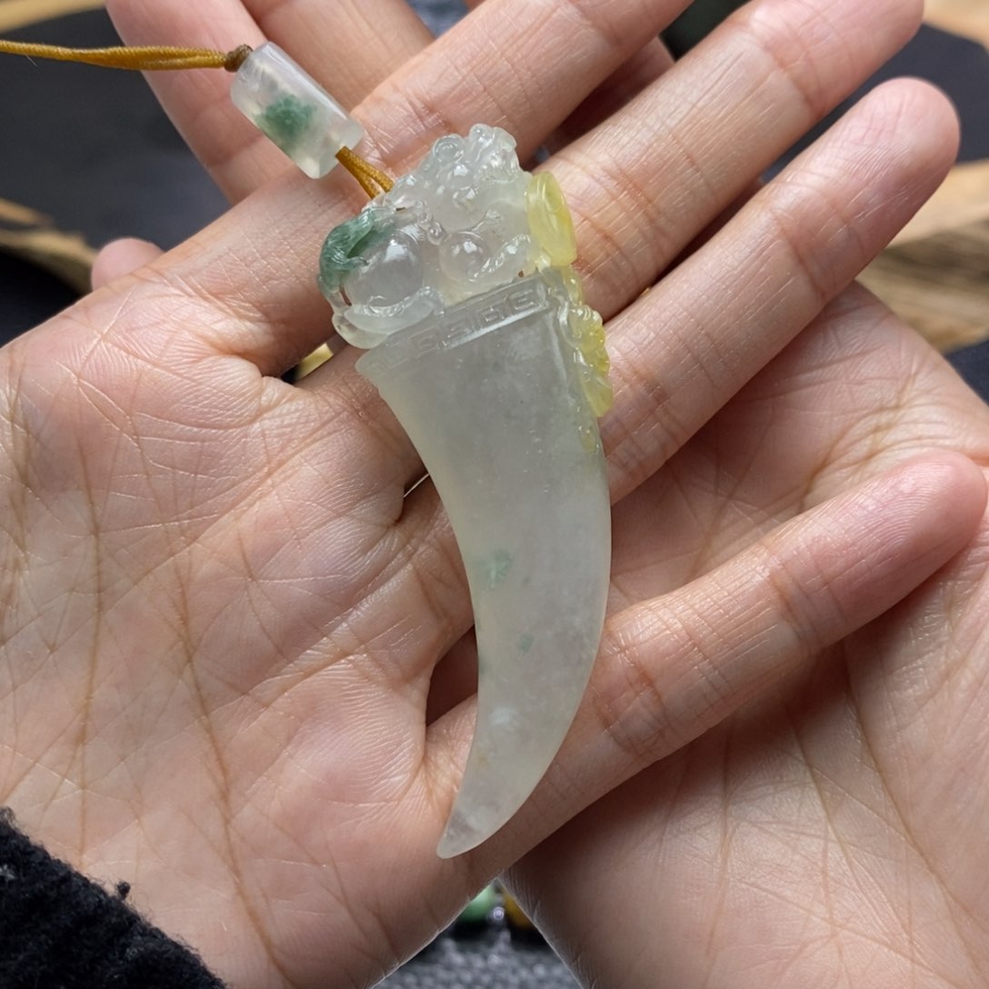 定制翡翠未镶嵌1****.龙牙