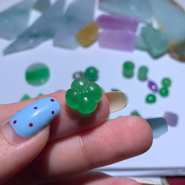 六***中翡翠未镶嵌颈饰无镶嵌