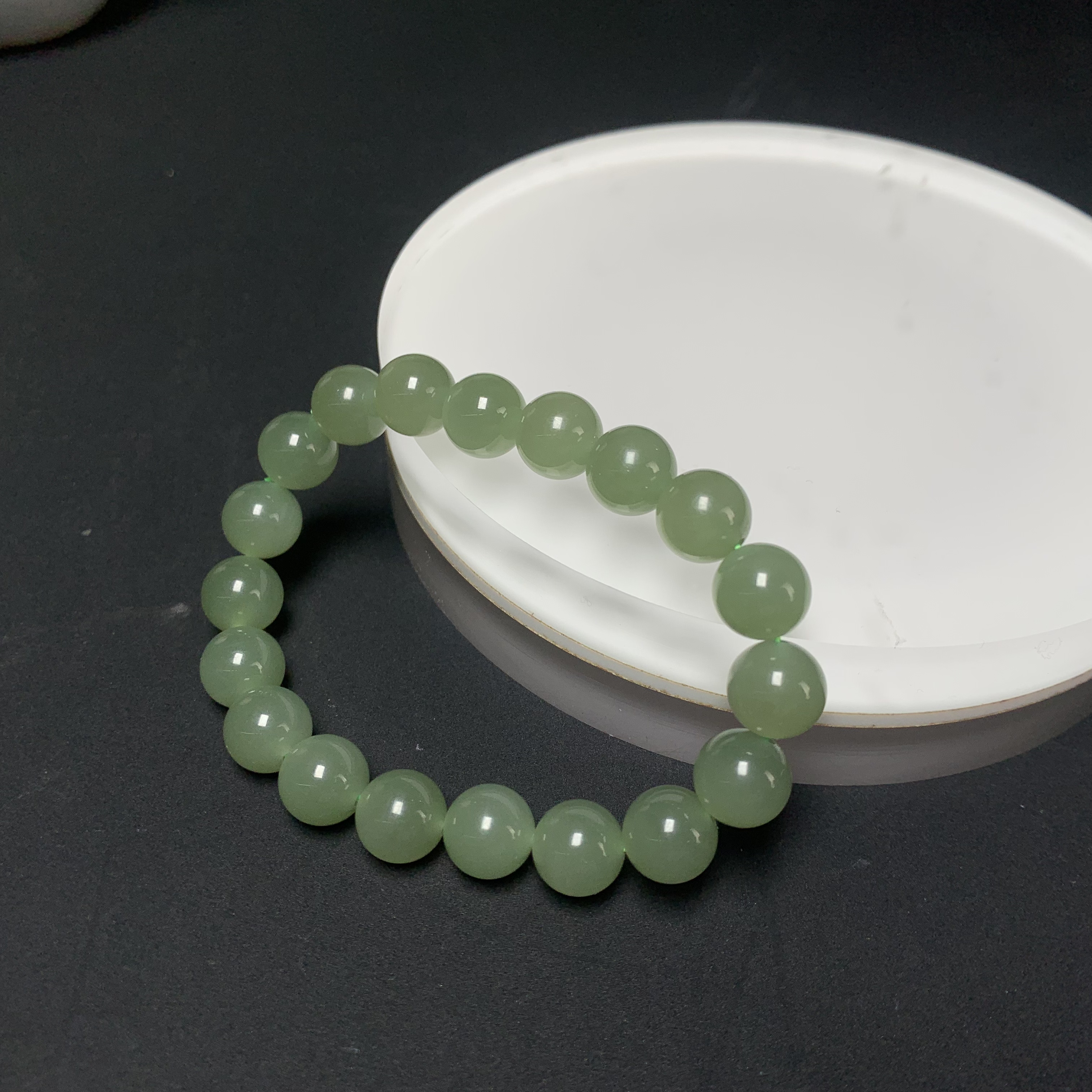 C008珠宝玉石精选和田玉手串