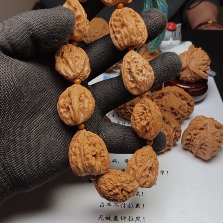 文玩核桃把件M****?白狮子异形手持2.3