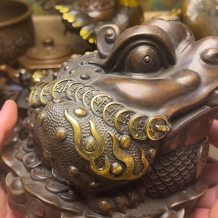 精美铜器批发档口