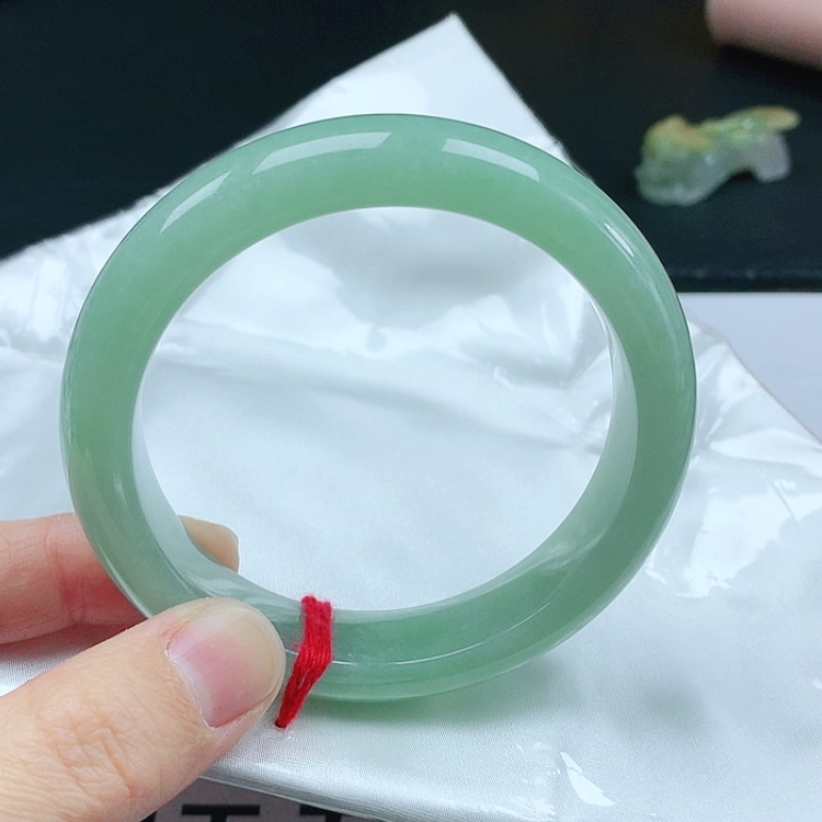 【闪购商品】翡翠手镯未镶嵌俊天然翡翠手镯