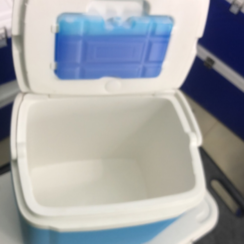 15L高配湖蓝色微瑕保温箱冷藏箱海钓箱