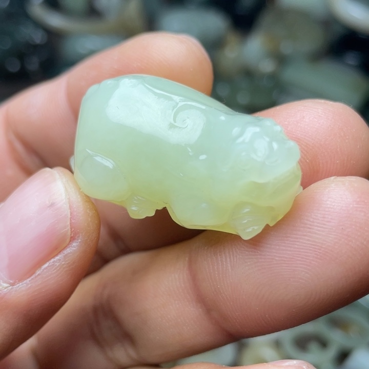 和田玉颈饰未镶嵌