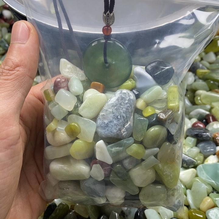 蛇纹石玉鱼缸石未镶嵌