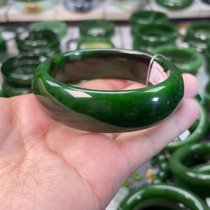 和田玉（碧玉）手镯未镶嵌