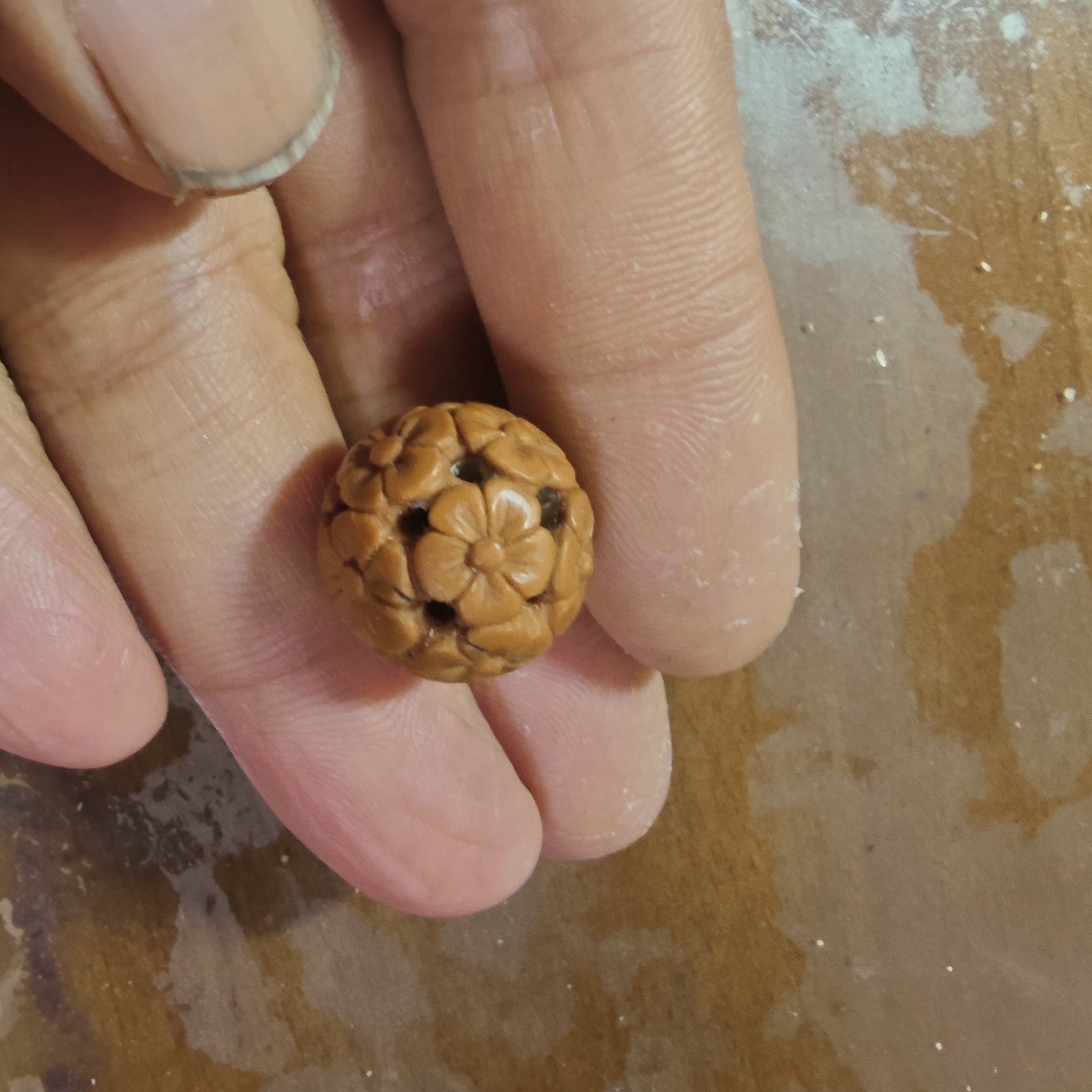 纯手工猴头雕刻花球