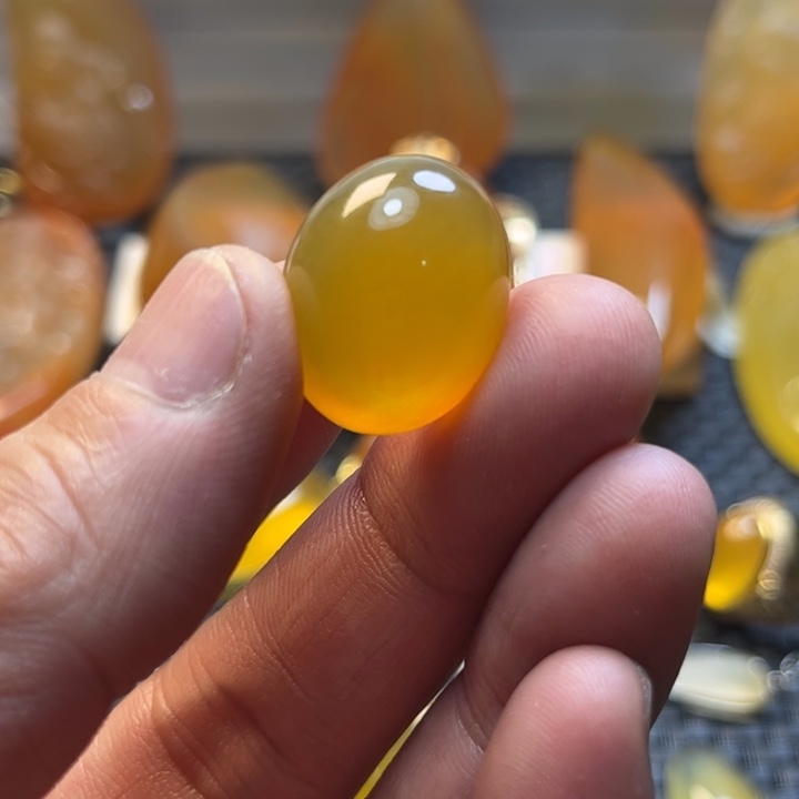 禾***庄石英质玉未镶嵌旦面