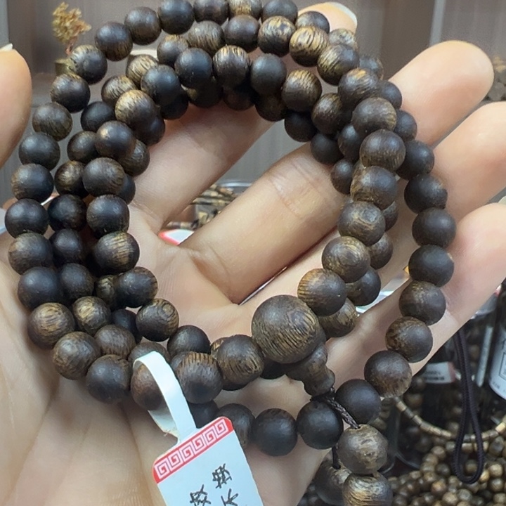 r***ì沉香碎屑沉香流油王品种沉水浮卡0.7多钱23.4