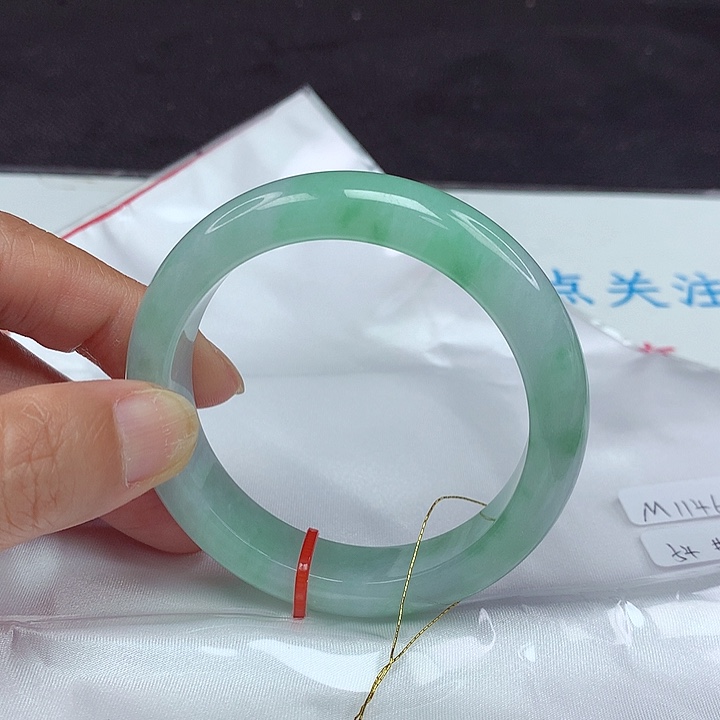 翡翠手镯未镶嵌54圈4679