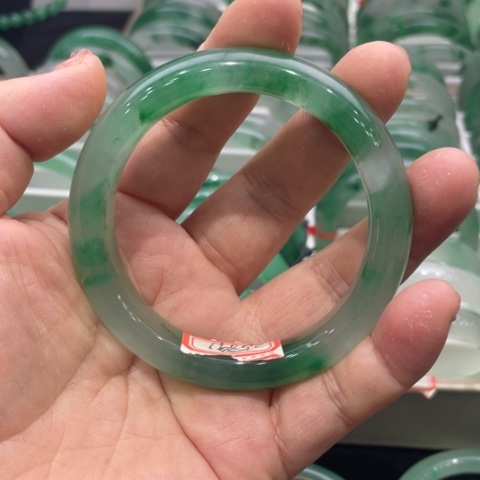 石英质玉手镯未镶嵌小*