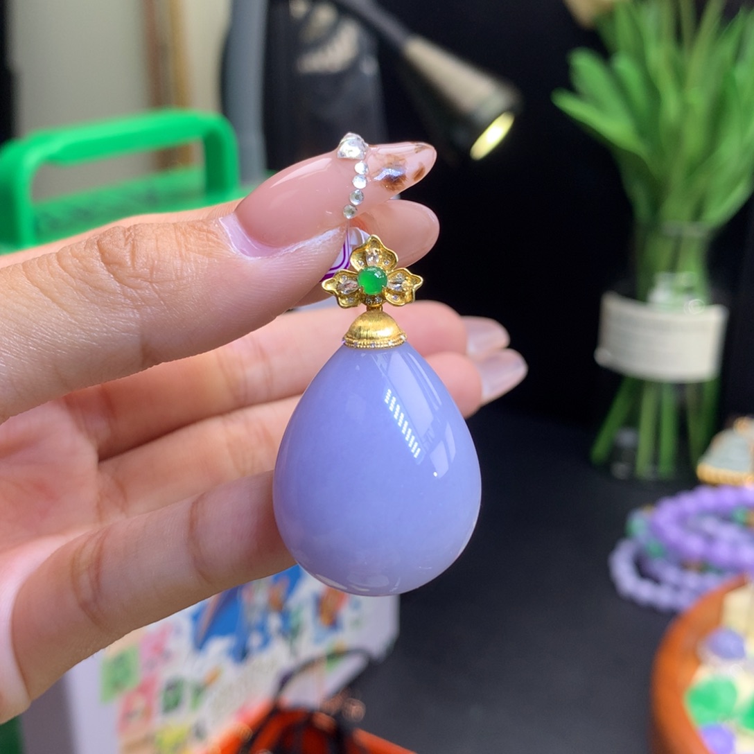 翡翠18K金镶嵌颈饰