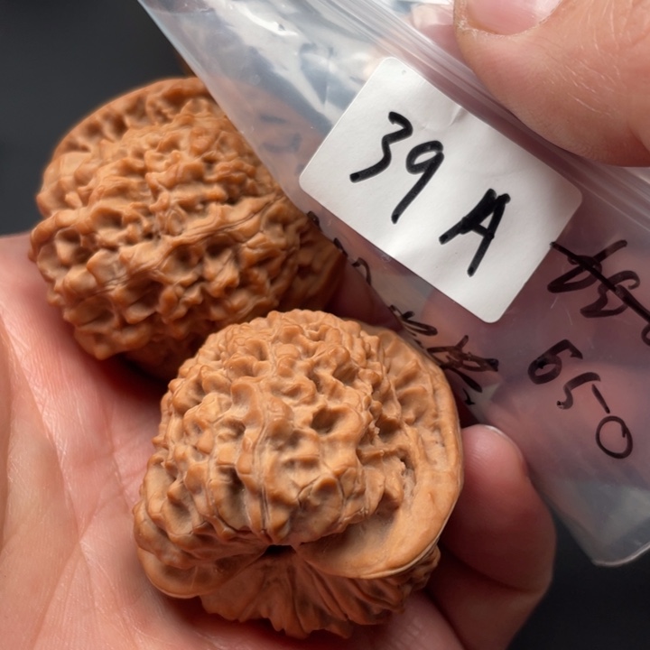 文玩核桃吊坠过**迷官帽42