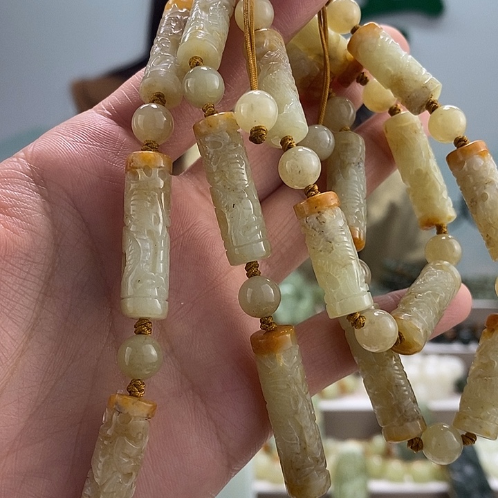透闪石质玉项链未镶嵌