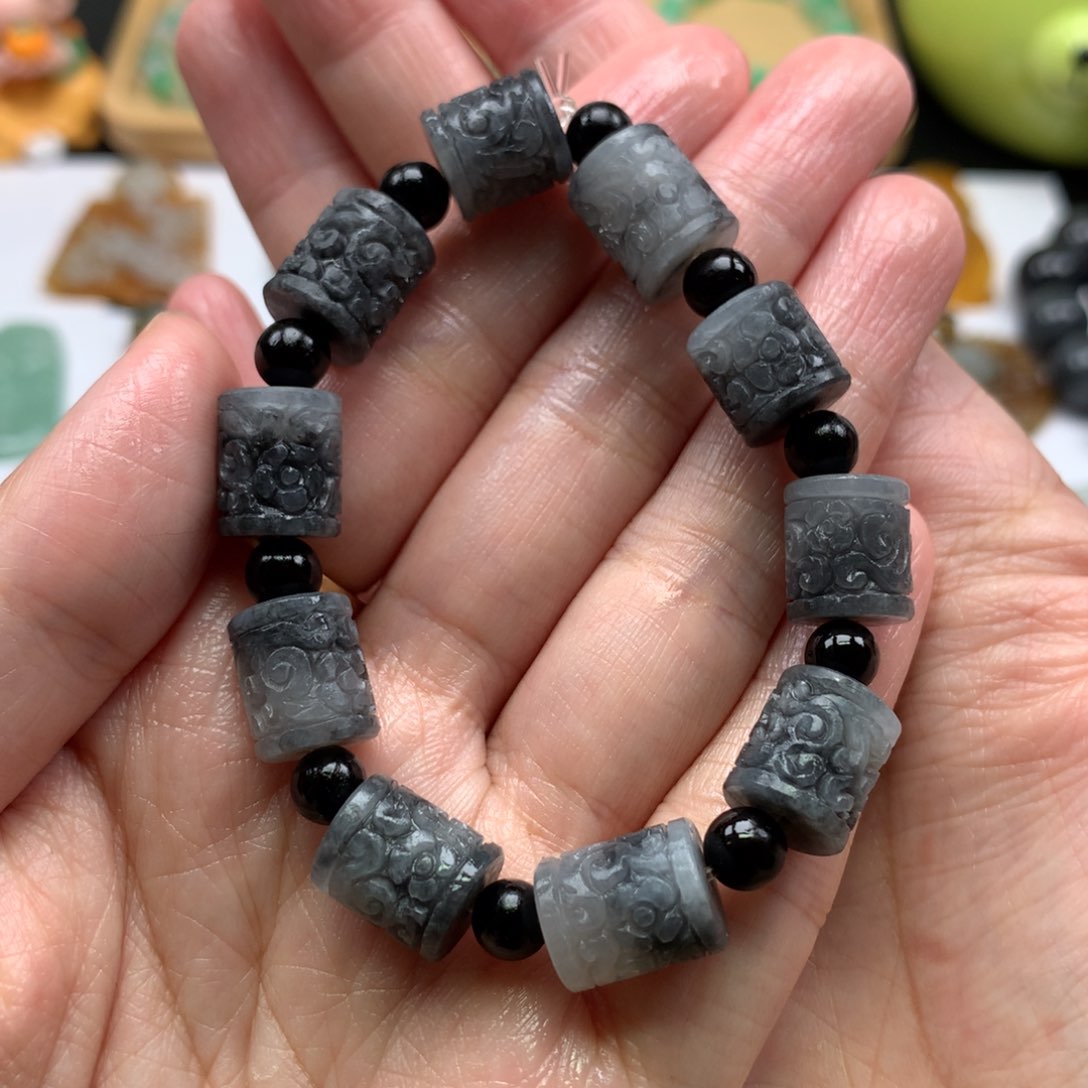 定制翡翠未镶嵌手串