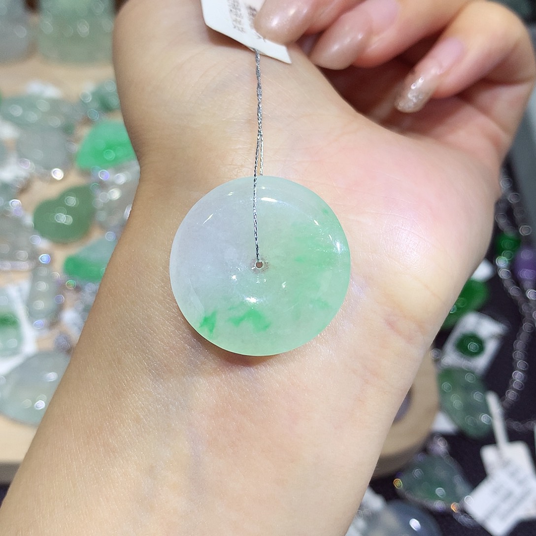 翡翠未镶嵌颈饰扣子