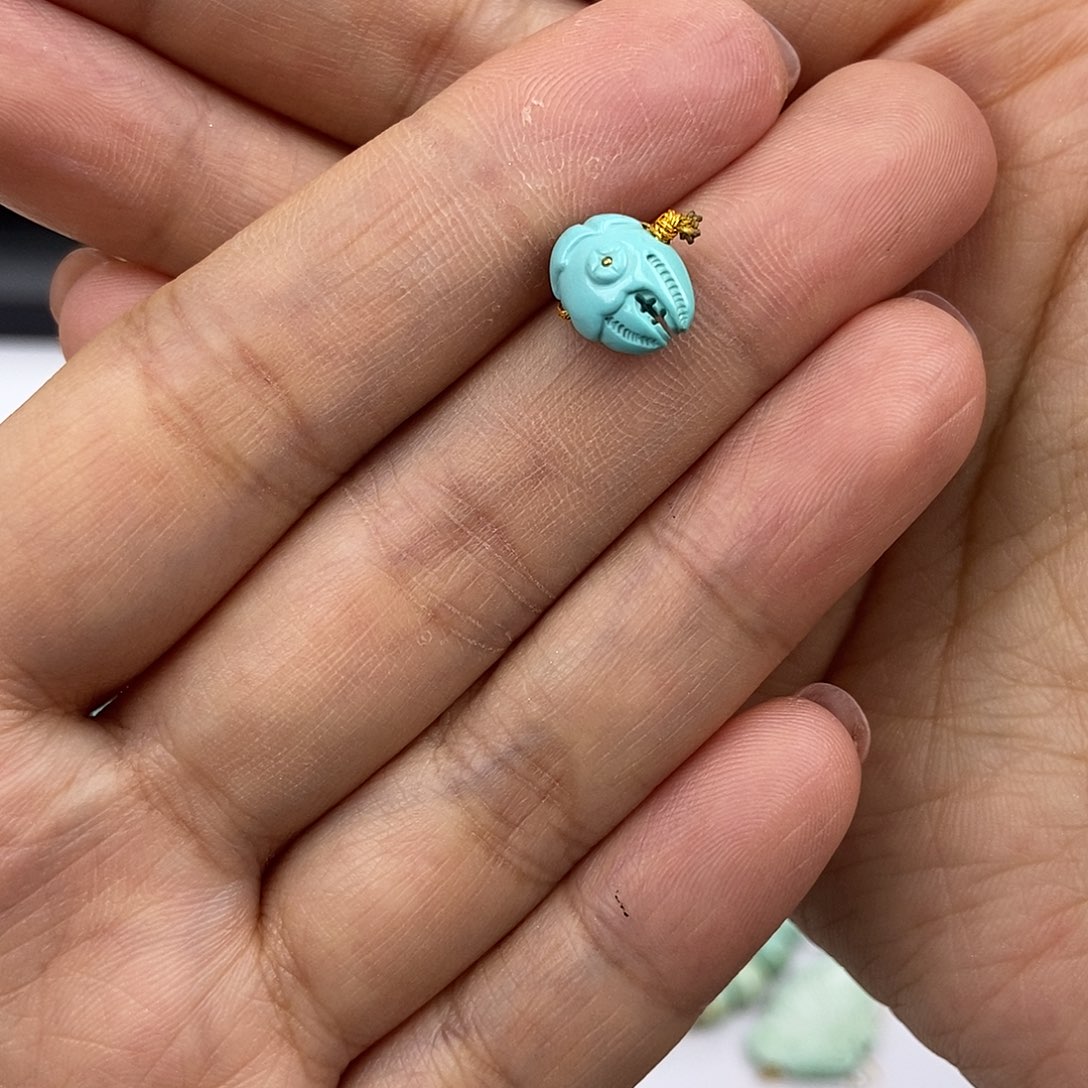 绿松石未镶嵌珠宝奇石