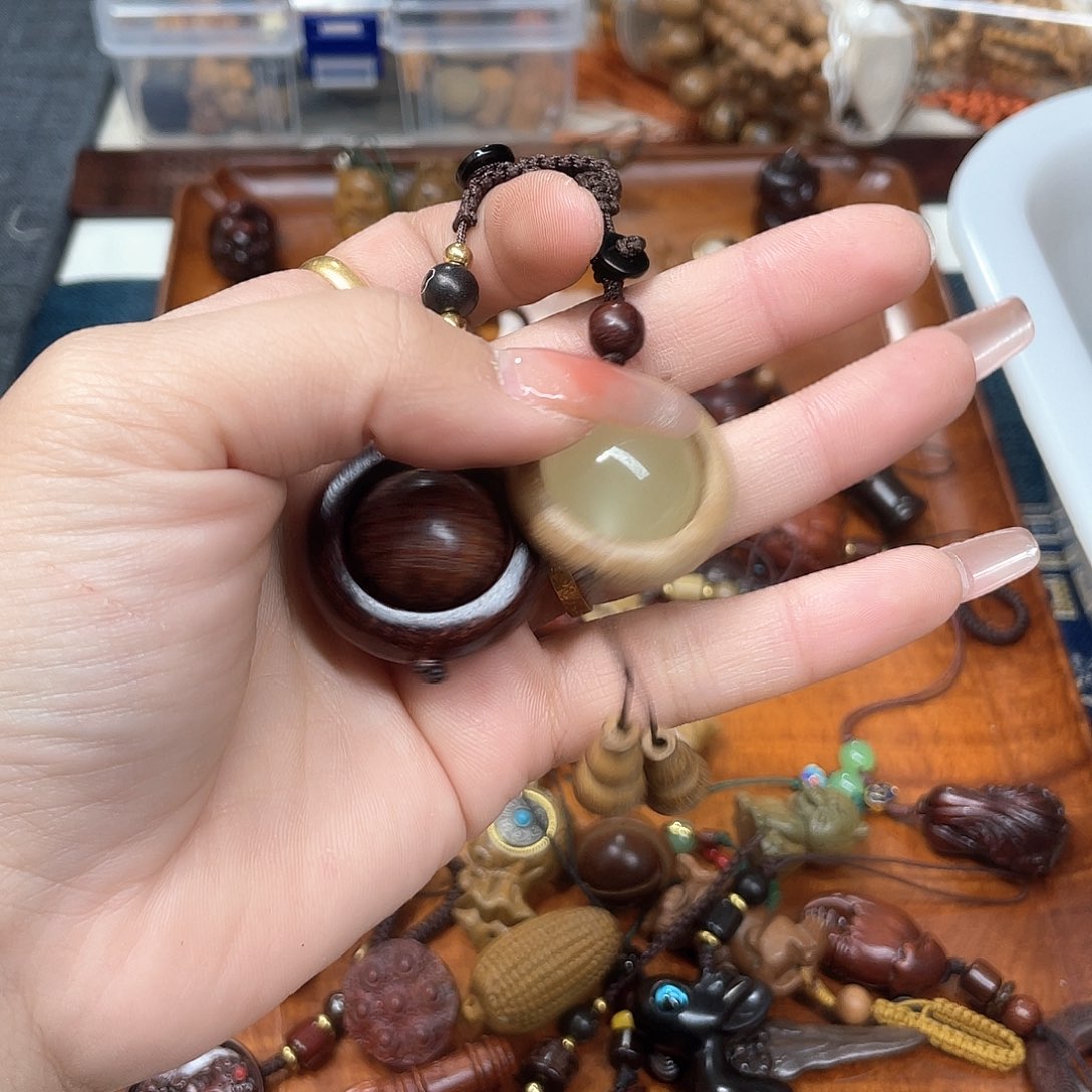 维腊木（绿檀）无事牌