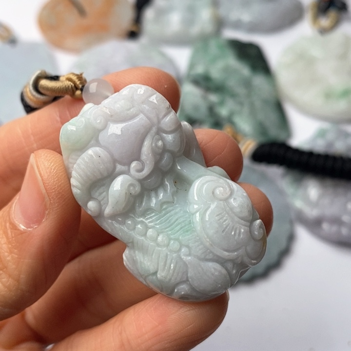 翡翠未镶嵌颈饰翡翠