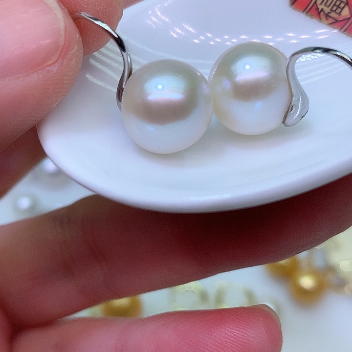 银S925镶嵌耳饰淡水珍珠