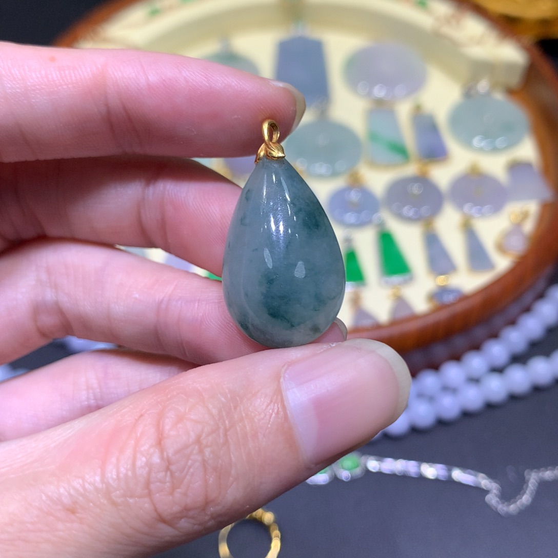 翡翠吊坠(不含链)18K金镶嵌