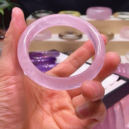 水晶手镯未镶嵌乌****心60圈口