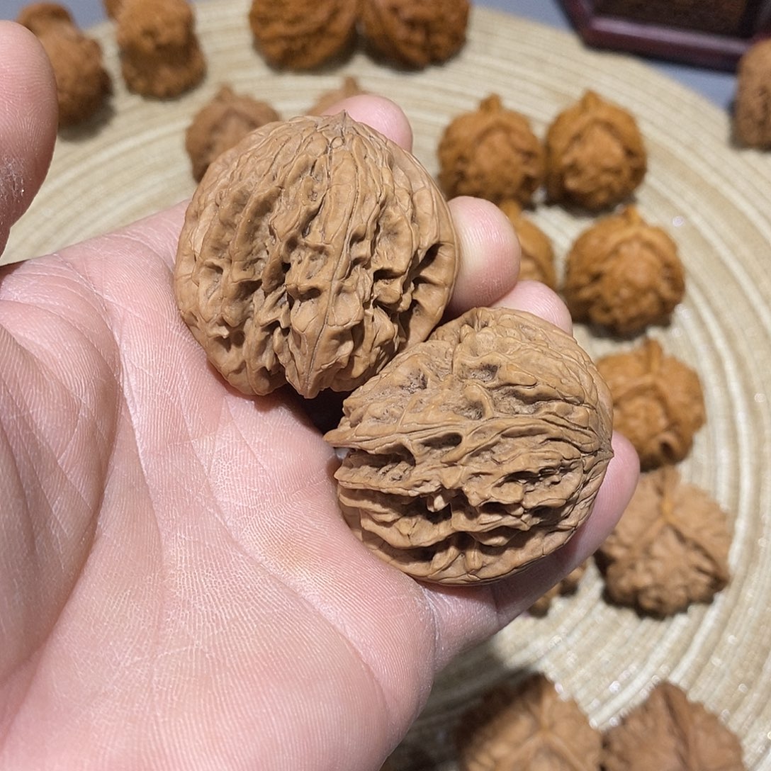 桃木文玩麻核桃异形