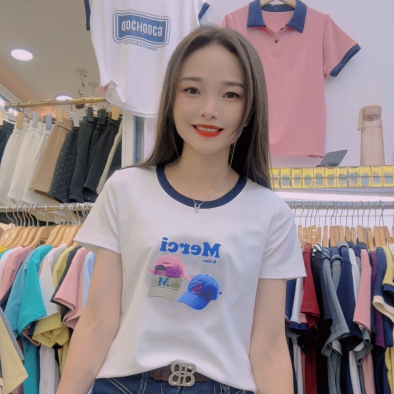 新款带边小帽子上衣时尚好穿百搭