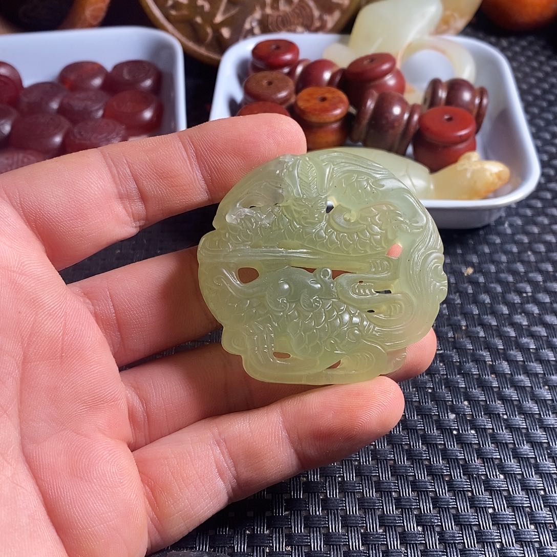 岫玉未镶嵌珠宝奇石