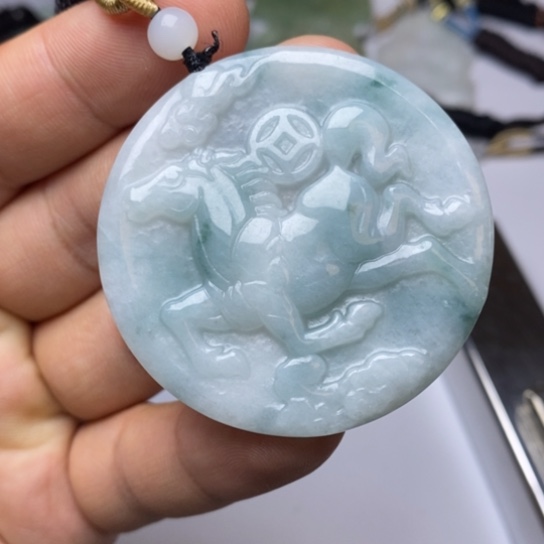 翡翠未镶嵌颈饰翡翠