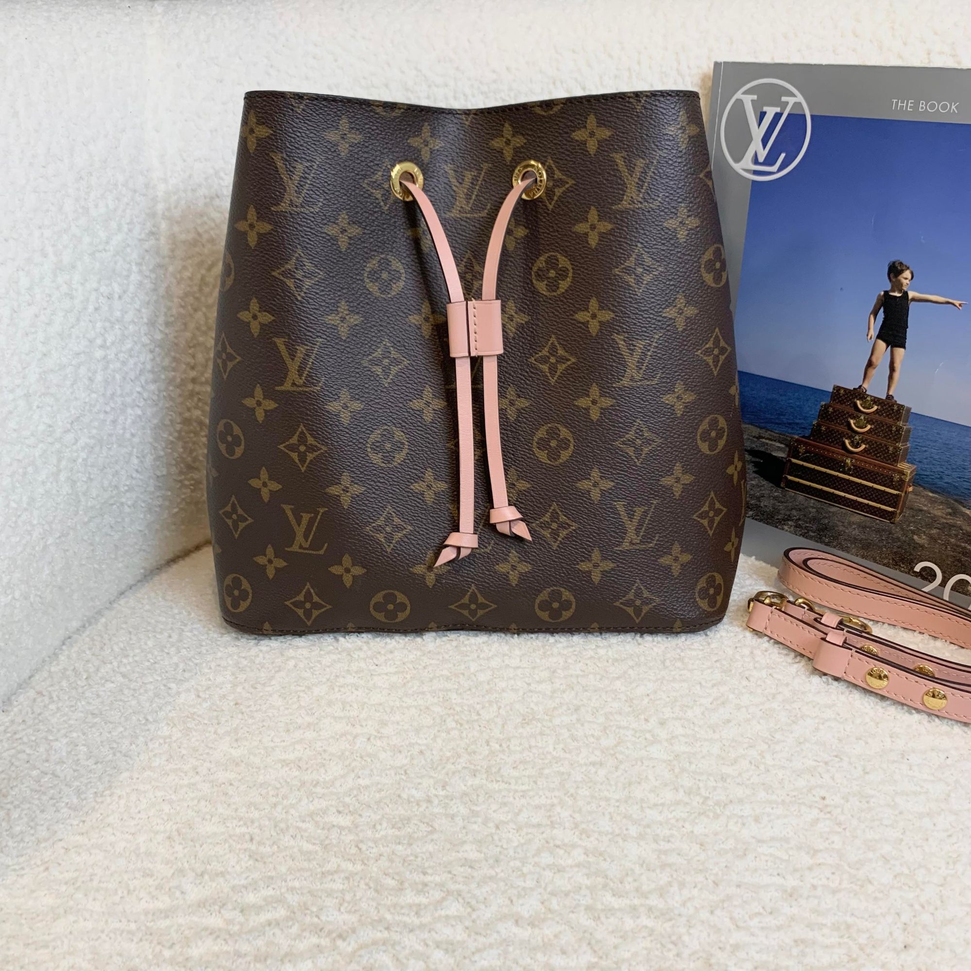 99新 LouisVuitton/路易威登 壹臻/老花粉水桶包 20年/57570664