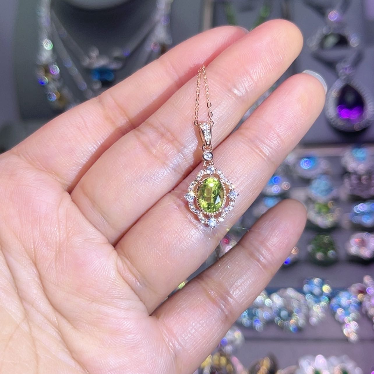 【闪购商品】橄榄石吊坠(赠链)银S925镶嵌