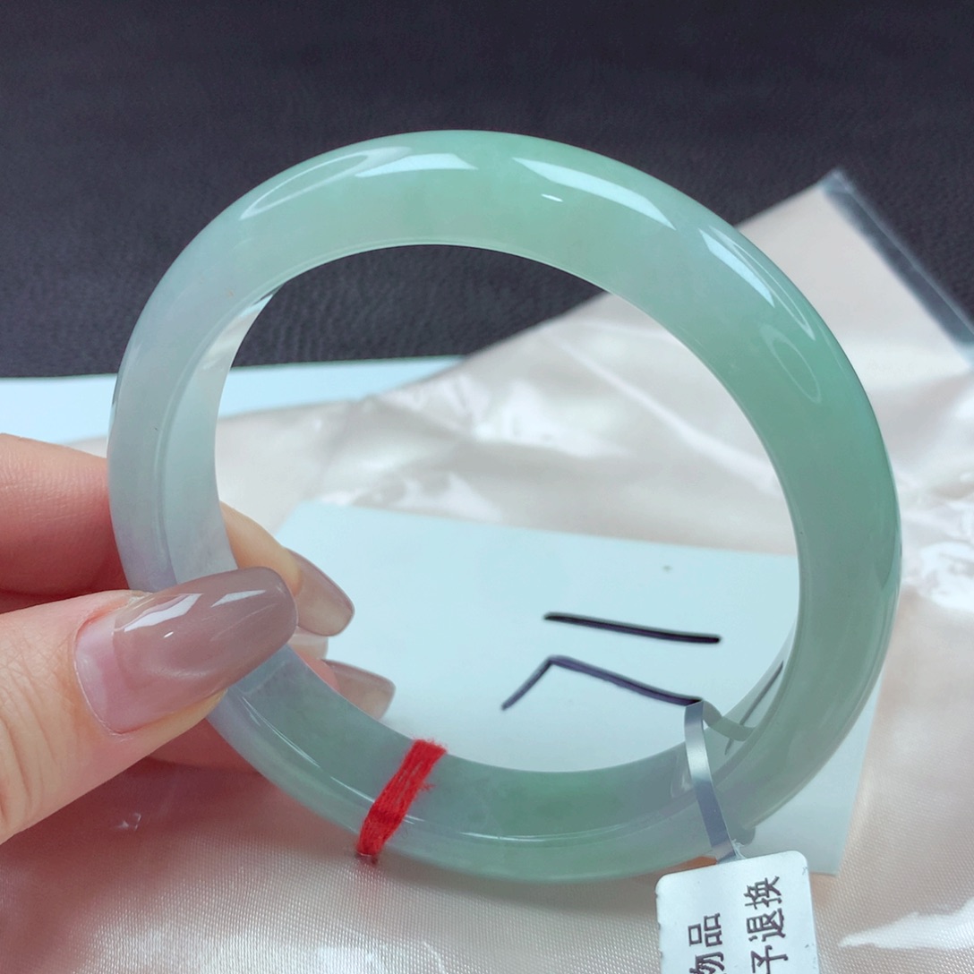 翡翠手镯未镶嵌手镯63