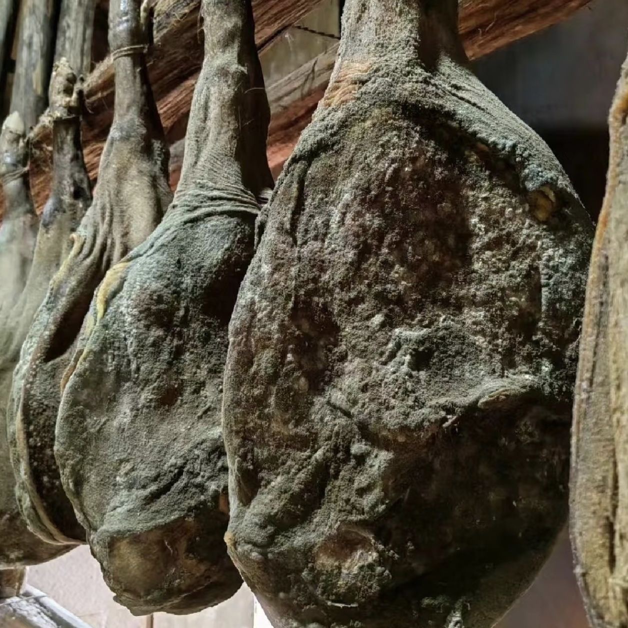 LL云南特产整只宣威火腿农家土猪后腿肉风干腌腊美味