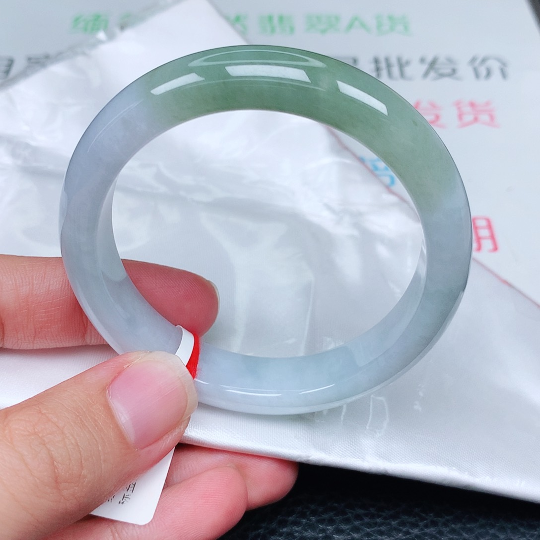 未镶嵌手镯翡翠天然翡翠手镯