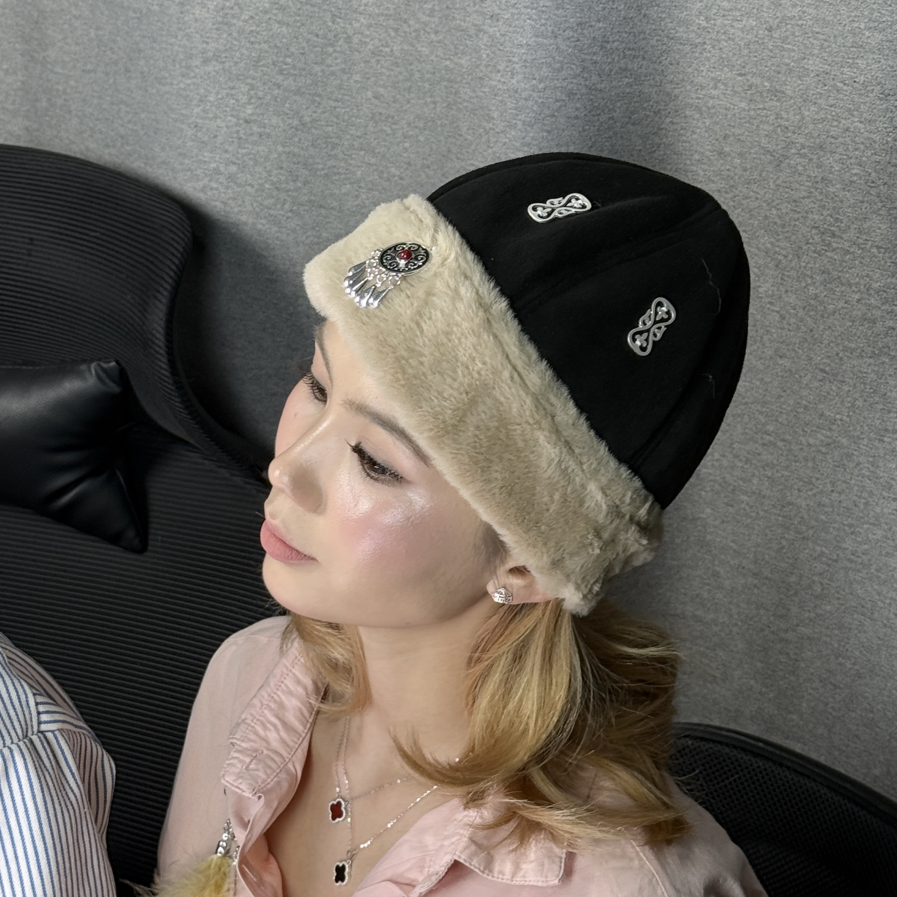 冬季民族风四个配饰帽子百搭保暖绒帽头围60CM