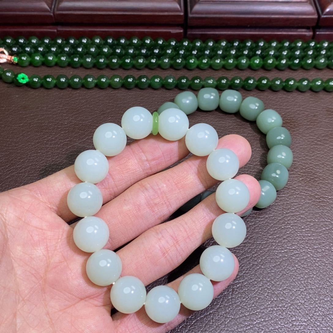 和田玉（糖玉）挂件未镶嵌