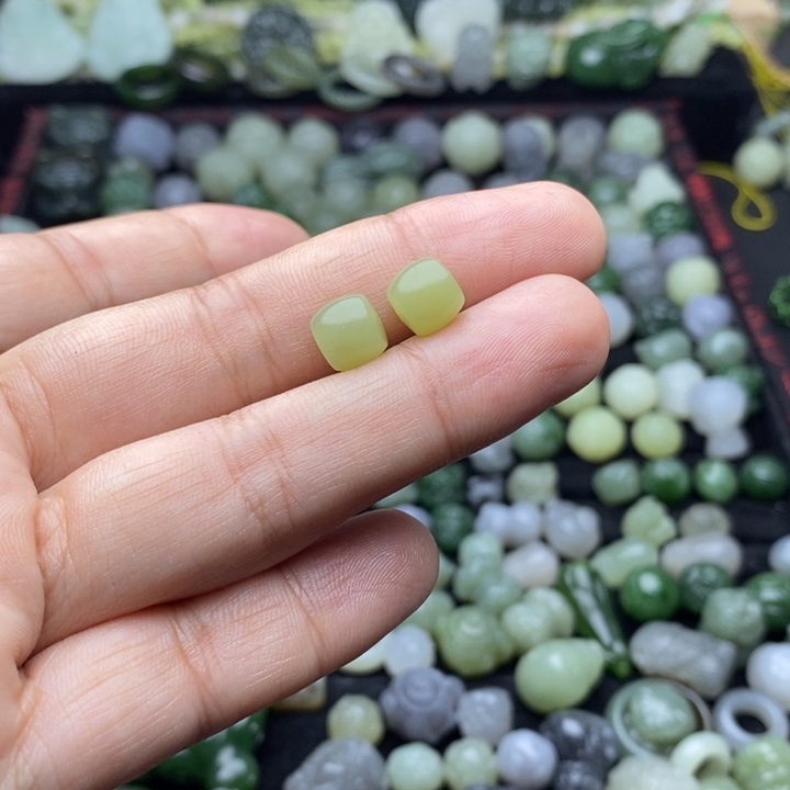 一***你和田玉未镶嵌颈饰