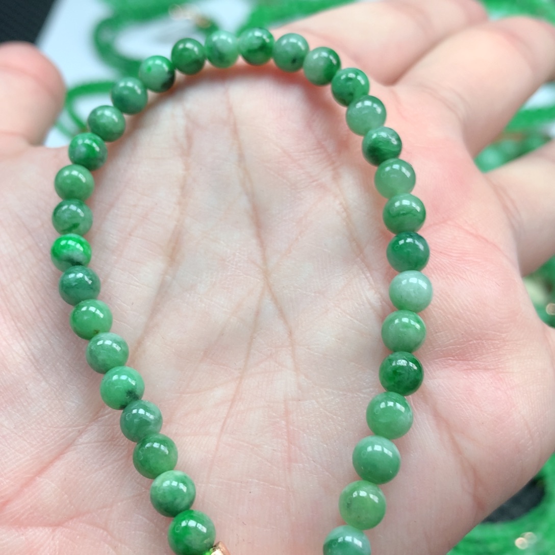 翡翠手链未镶嵌翡翠