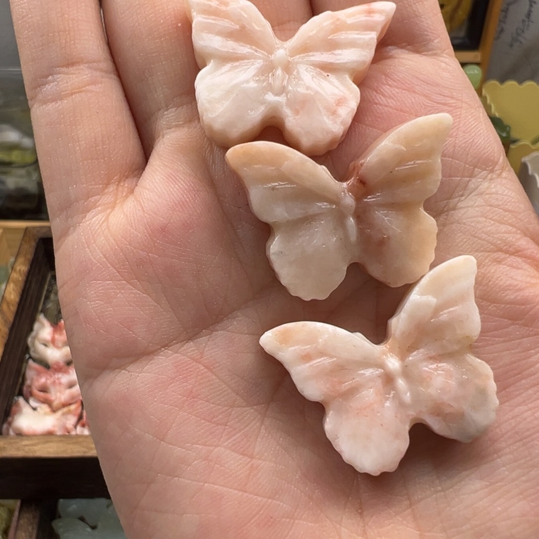 小***妮蛇纹石玉未镶嵌蝴蝶