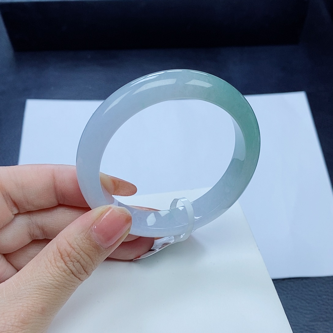 翡翠手镯未镶嵌54.5圈口