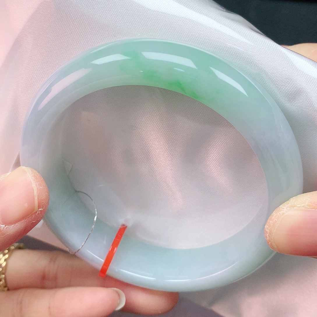 翡翠手镯未镶嵌56轮胎