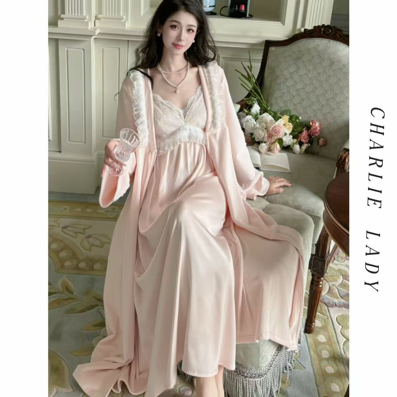 查理夫人【奥莉维亚】秋冬法式蕾丝温柔气质海岛绒裙袍两件套