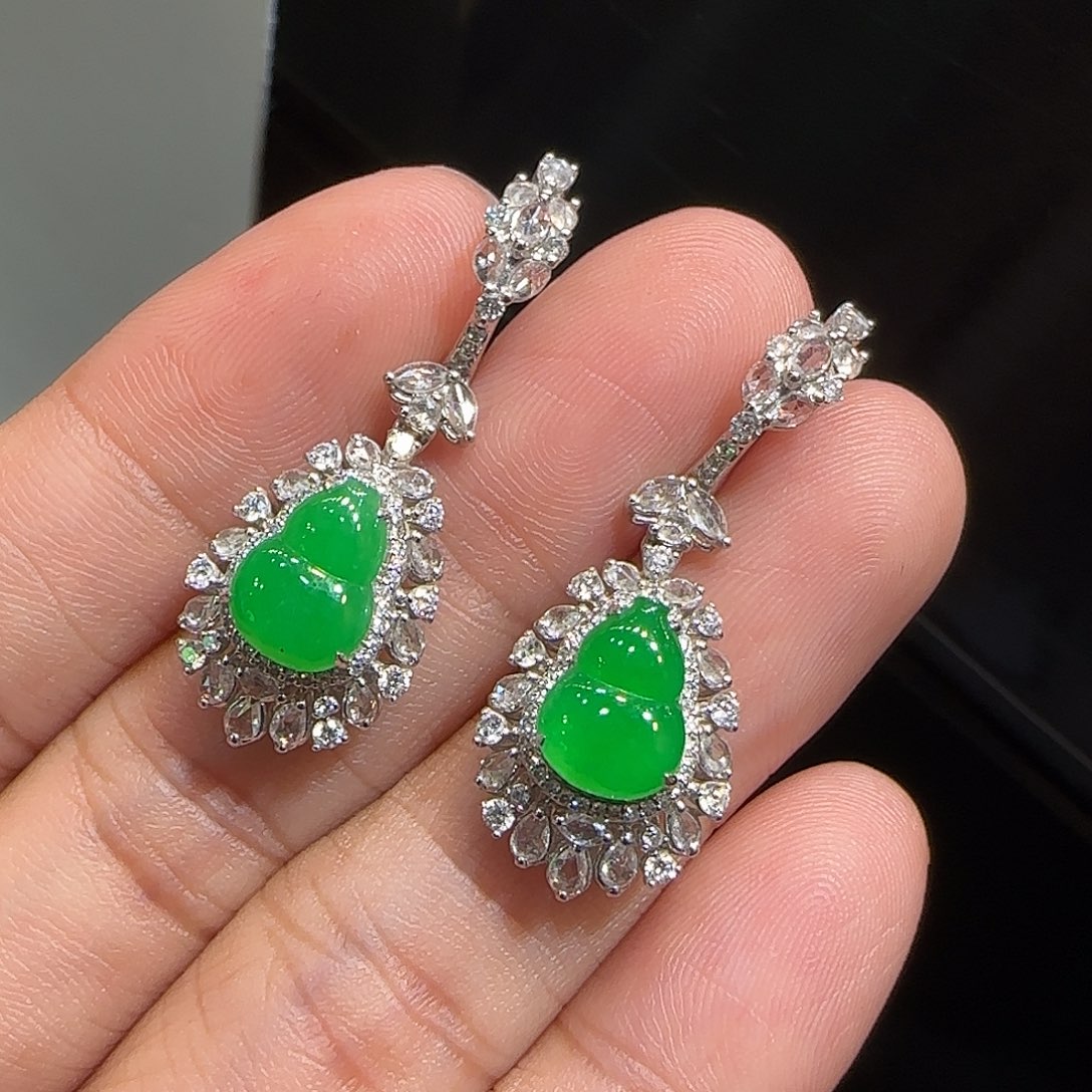 翡翠18K金镶嵌耳坠葫芦