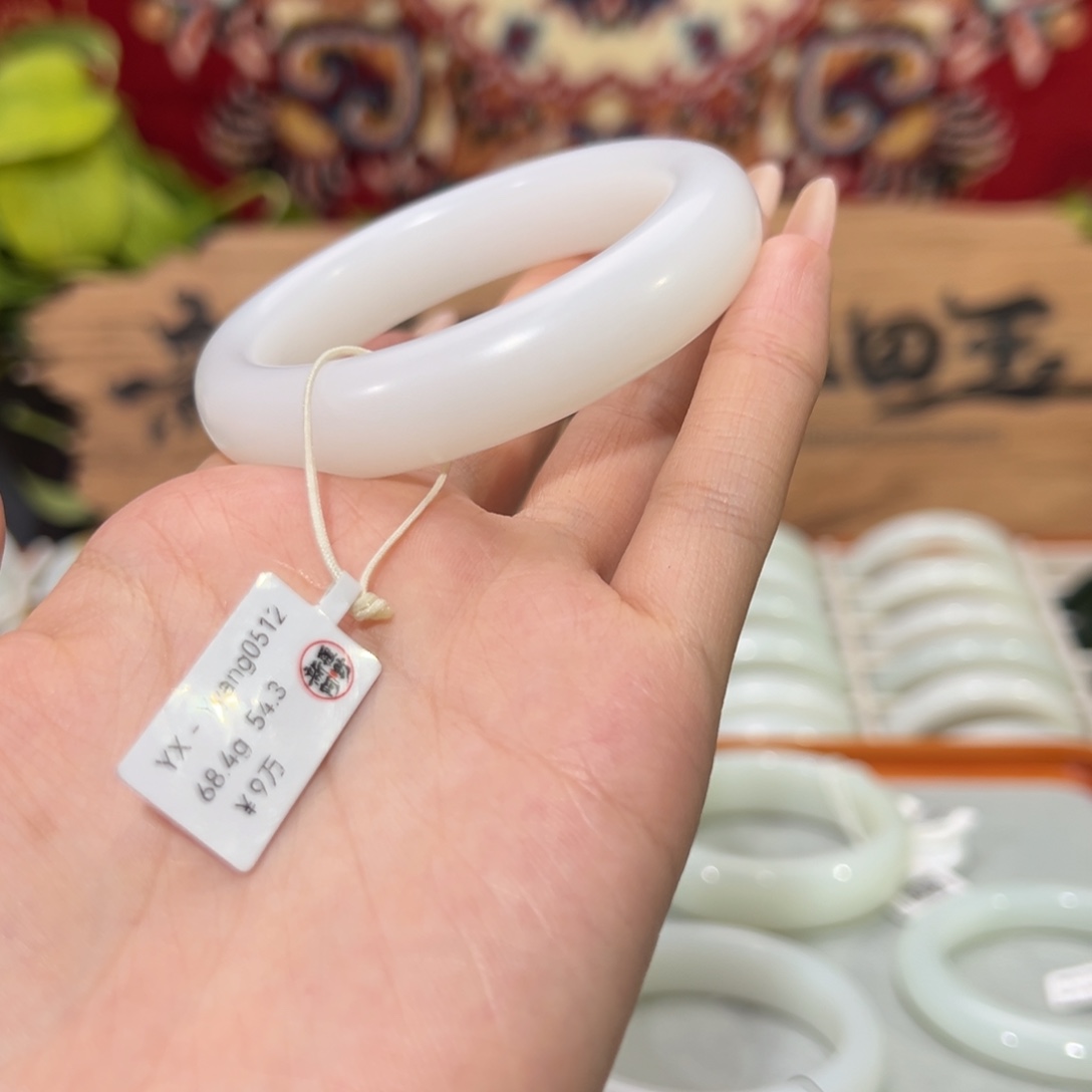 未镶嵌手镯和田玉优雅羊脂白玉手镯 经典细柔光传家款