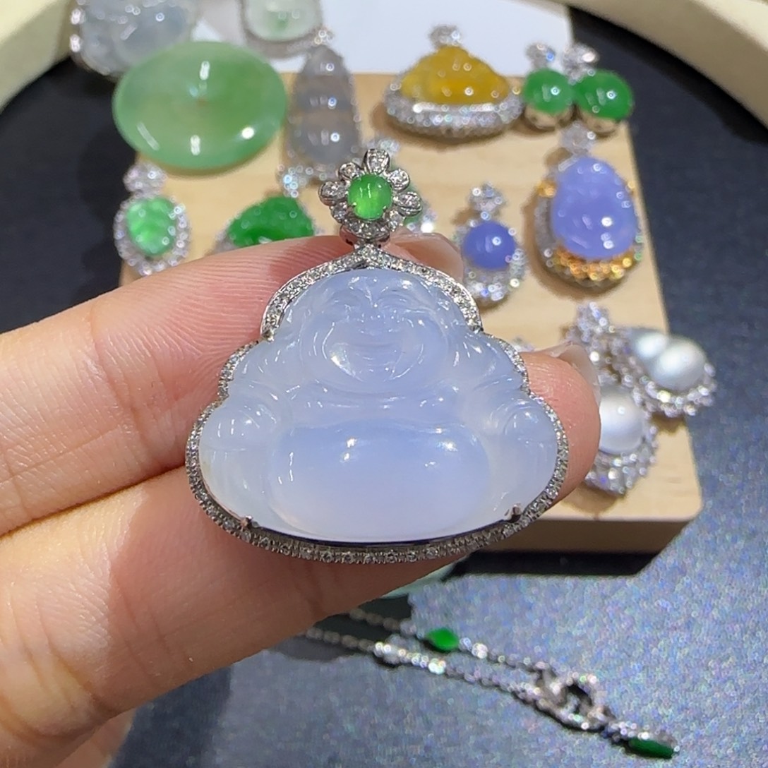 颈饰18K金镶嵌翡翠精品