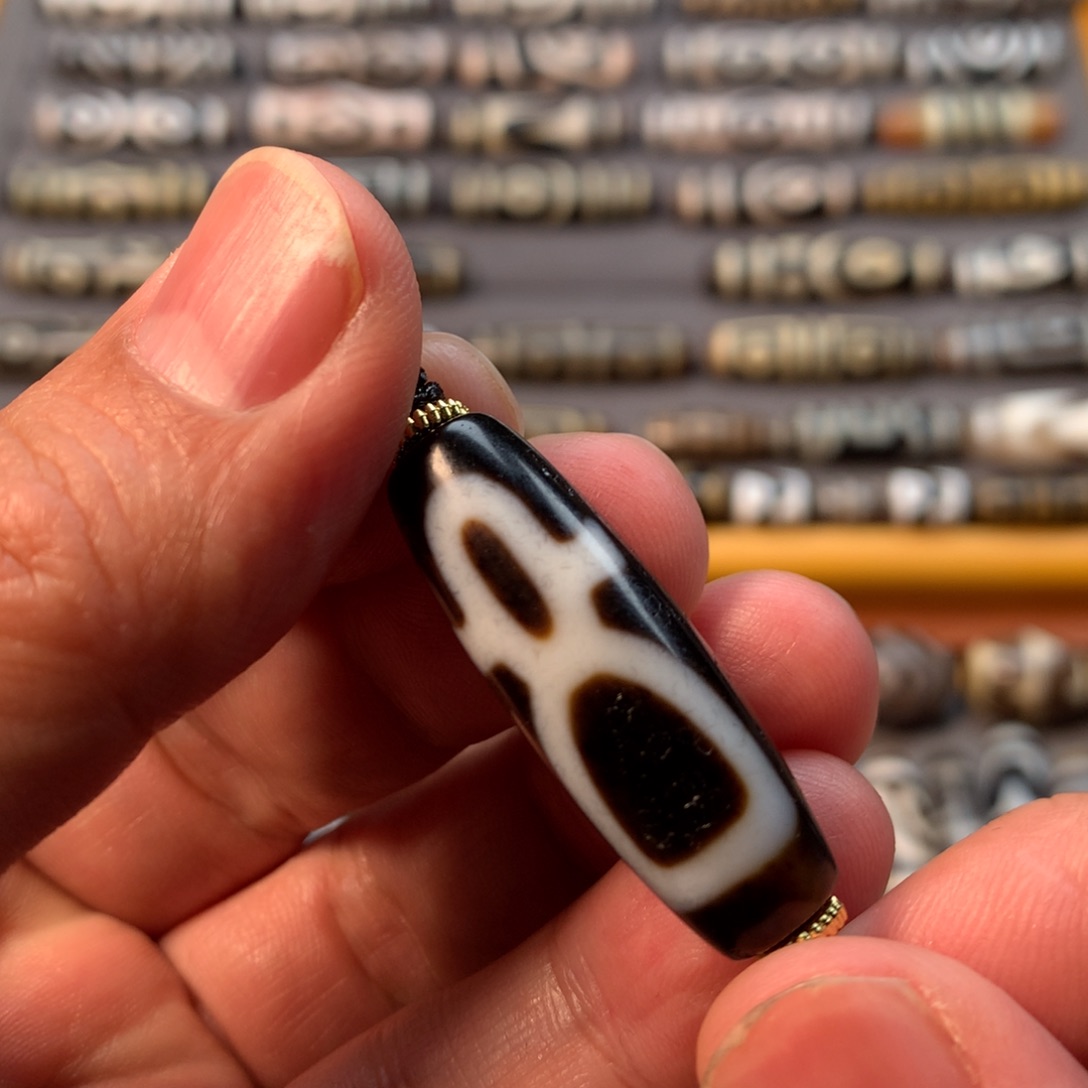 陌***姐玛瑙/玉髓未镶嵌颈饰