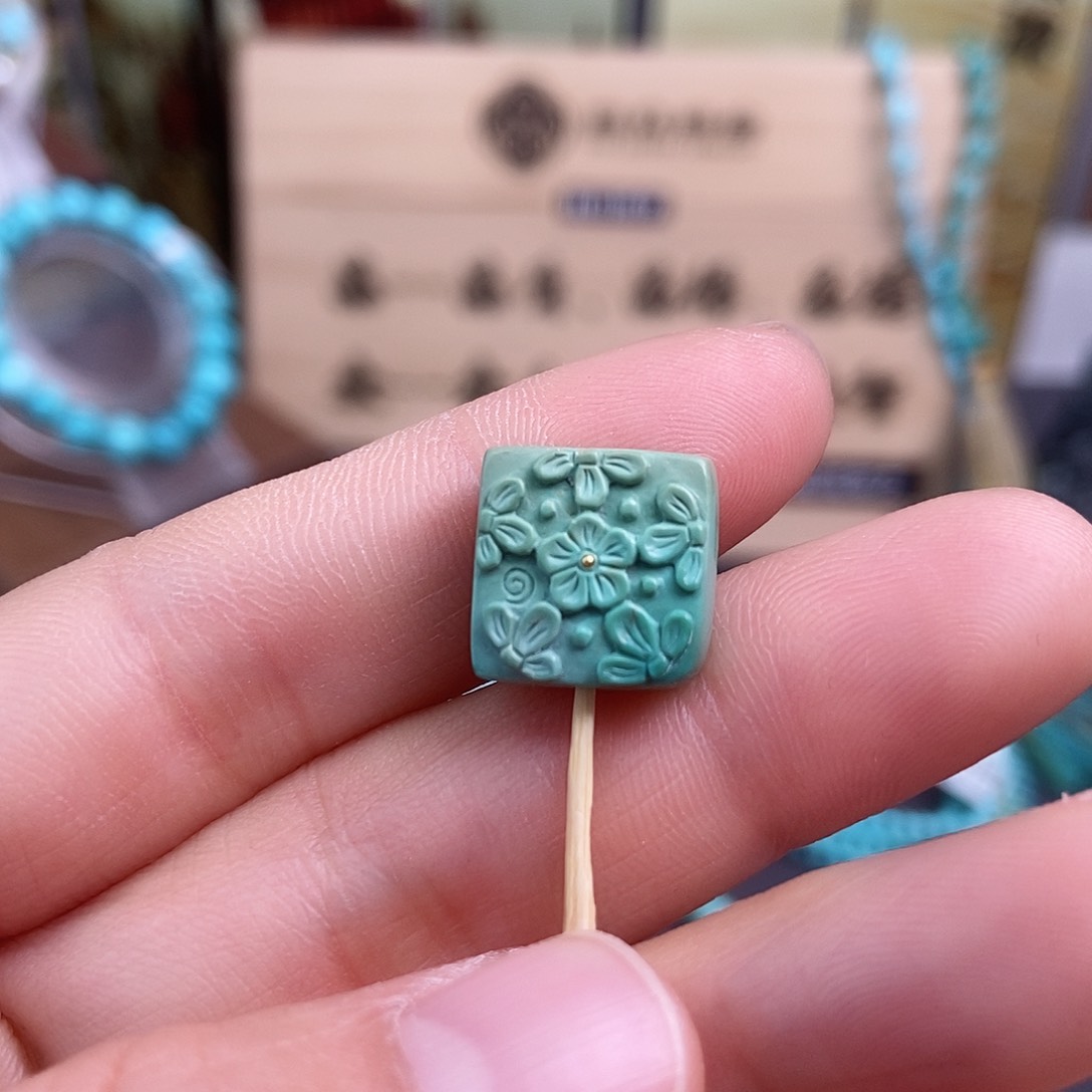 绿松石配饰未镶嵌