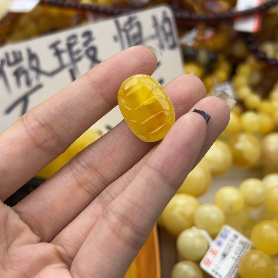 琥珀珠宝奇石未镶嵌